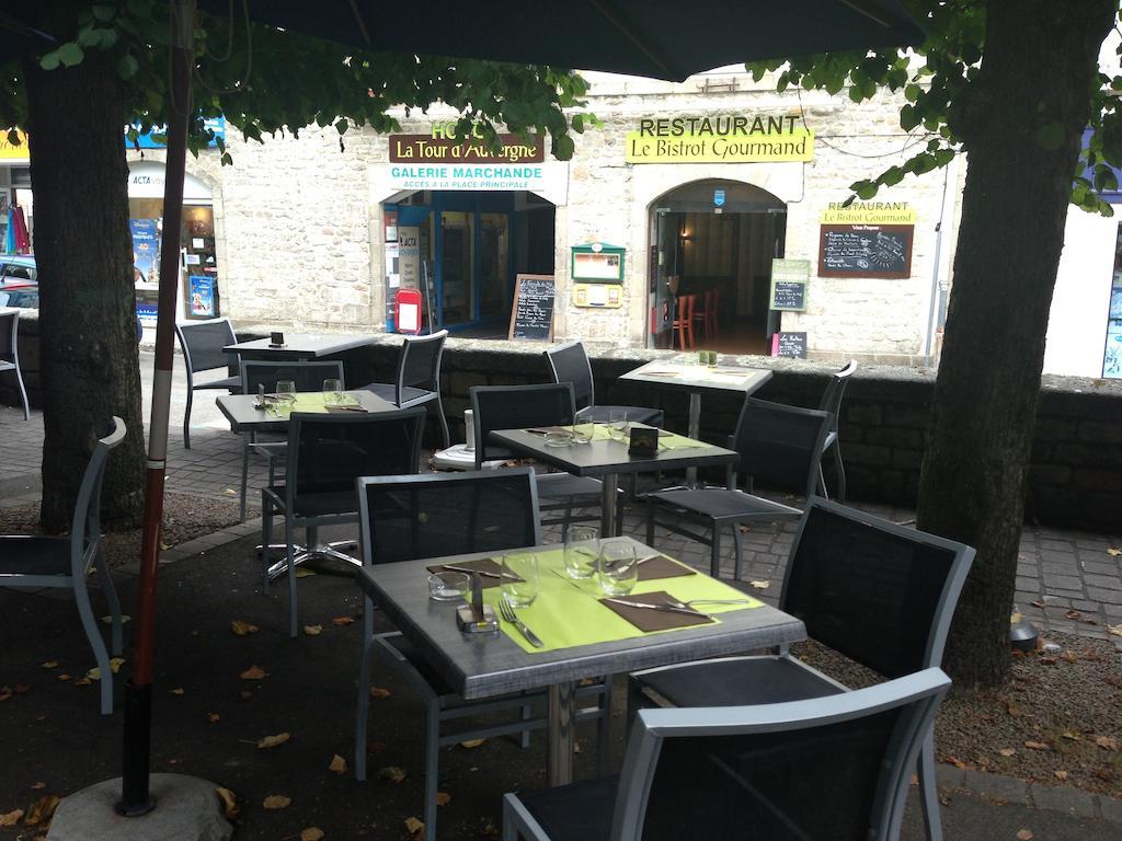 Hôtel La Tour D'Auvergne Pont-lʼAbbé Exterior foto