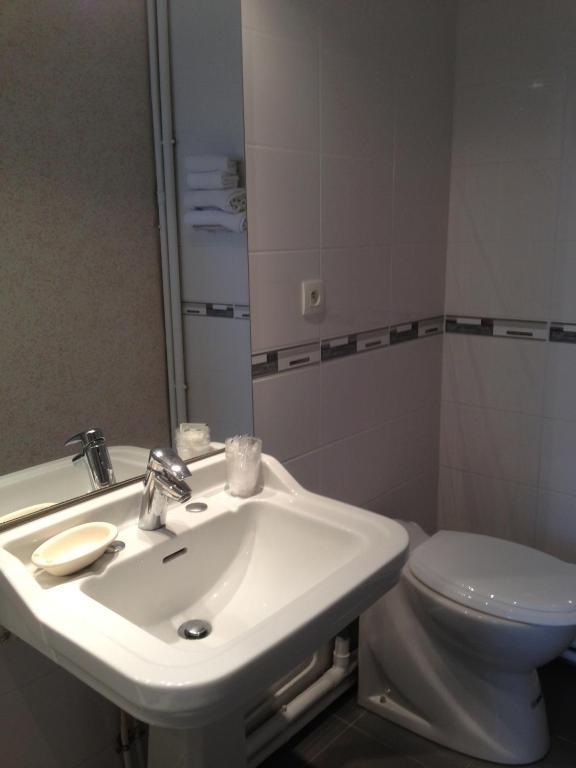 Hôtel La Tour D'Auvergne Pont-lʼAbbé Quarto foto